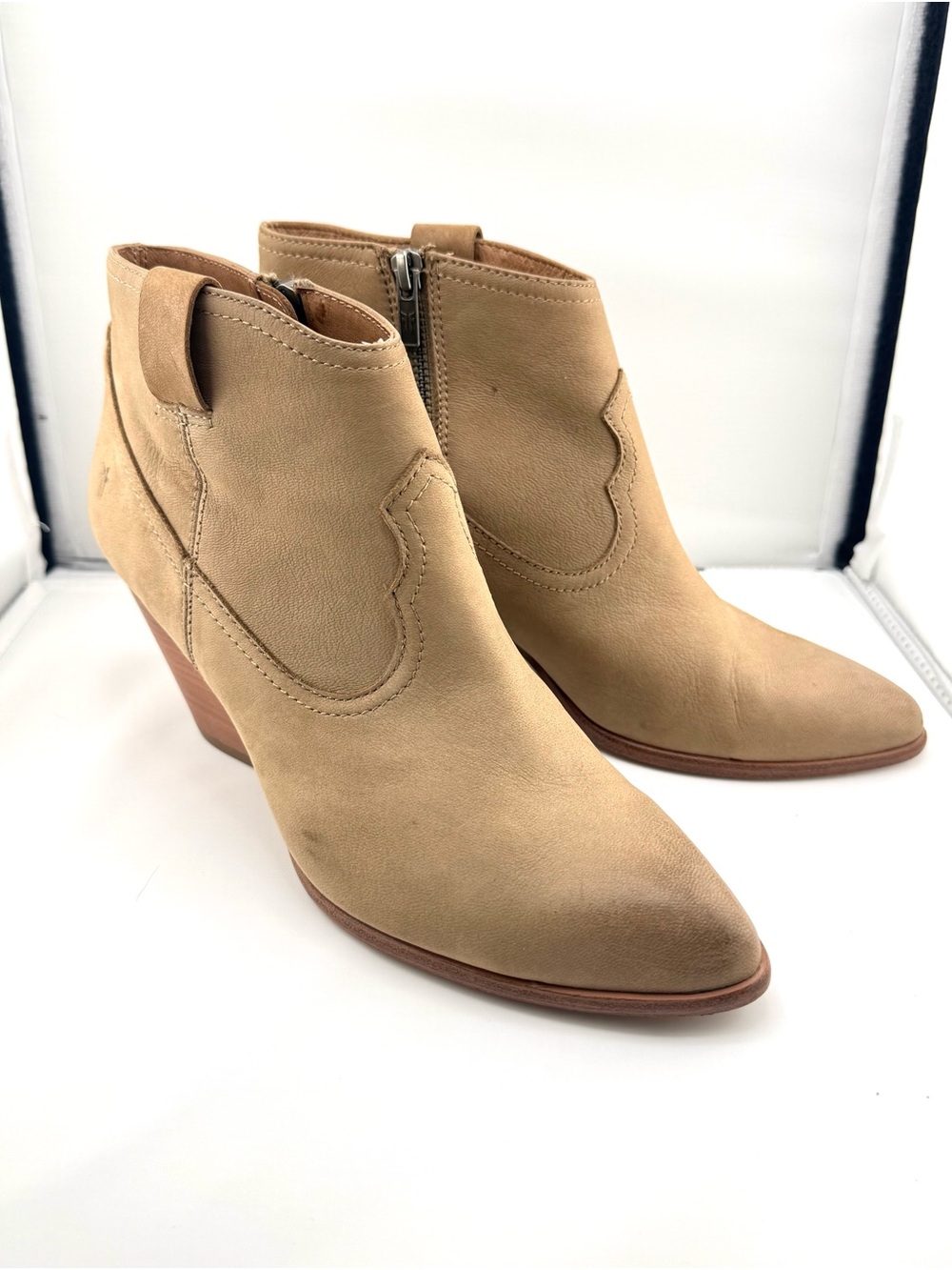 Frye Reina Tan Suede Leather Western Ankle Boots Booties 8.5 Shoes Brown Fall